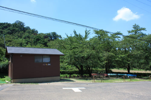 福島県福島市花見山公園2020年8月11日案内小屋_7313