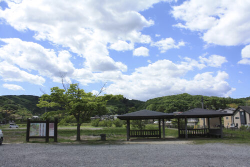 福島県福島市 花見山公園の情報 2021年5月10日 広場のあづまや